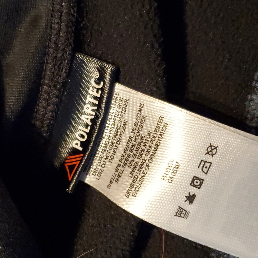 Mountain Hardware fleece jacket - Picture 3 of 5